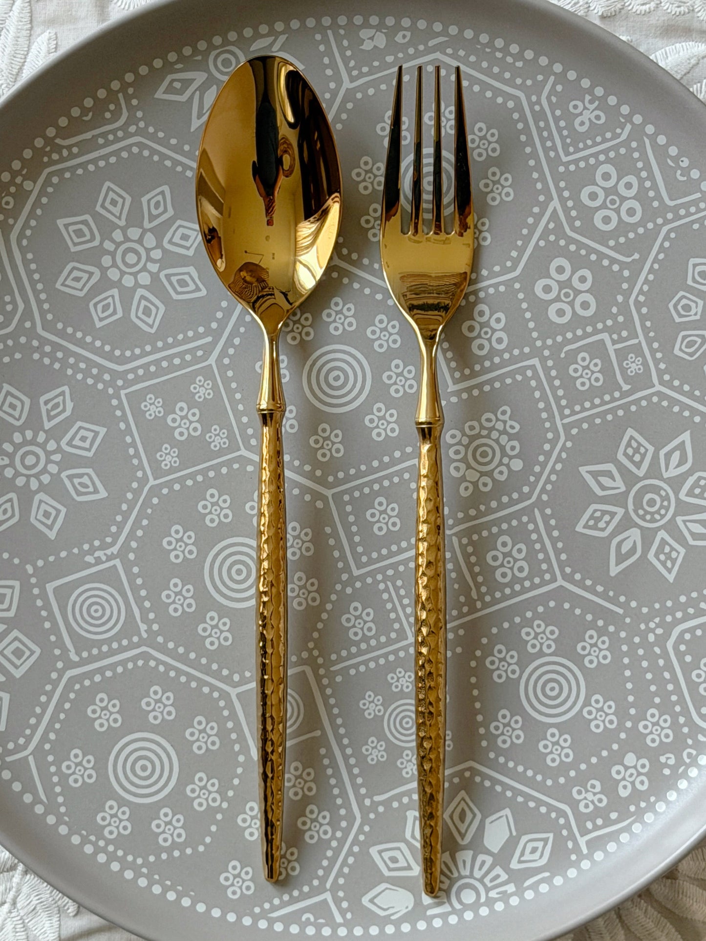 Hammered Gold 5-Piece Flatware Set