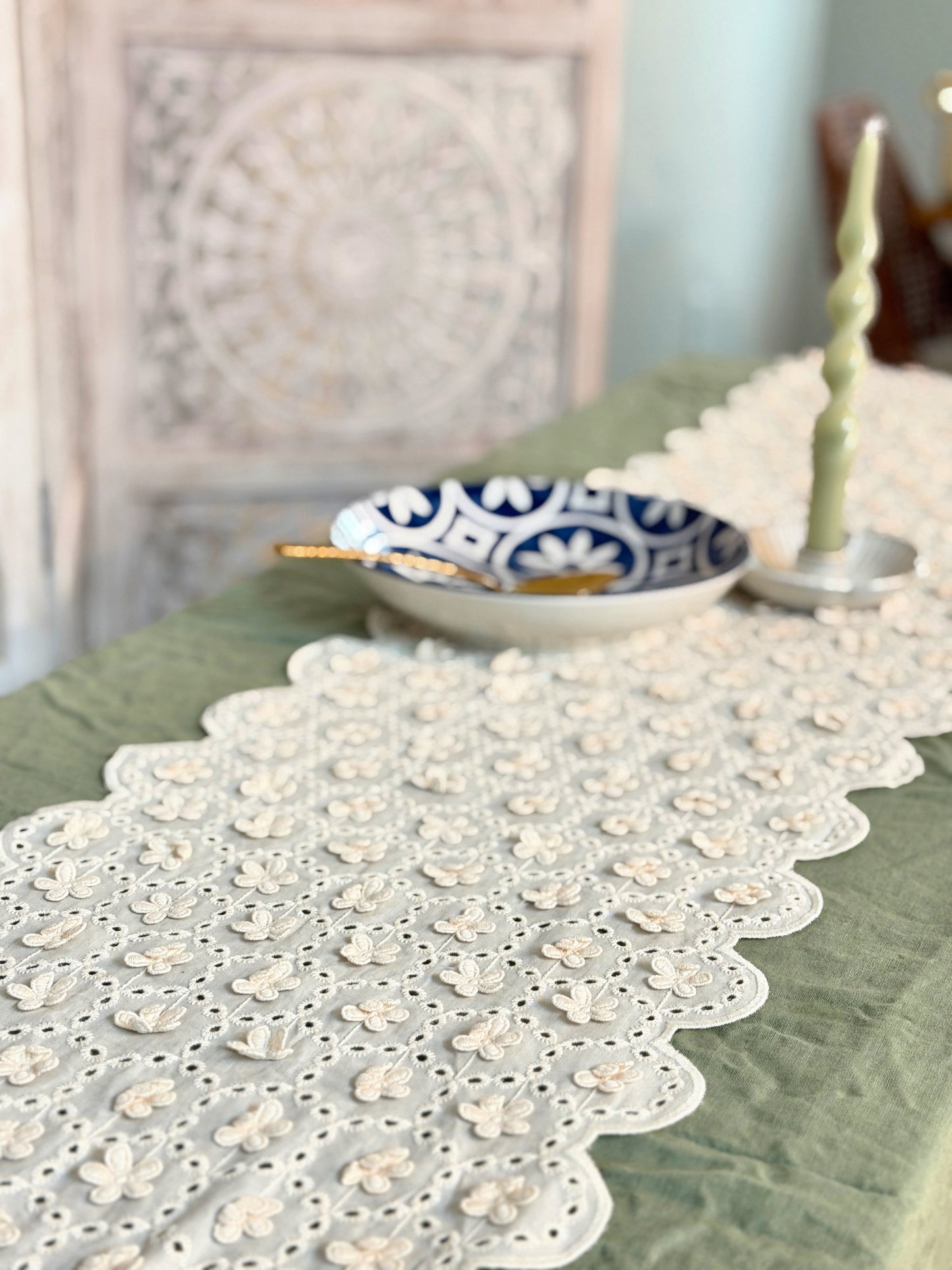 Daisy Table Runner