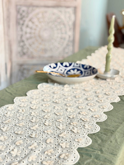 Daisy Table Runner