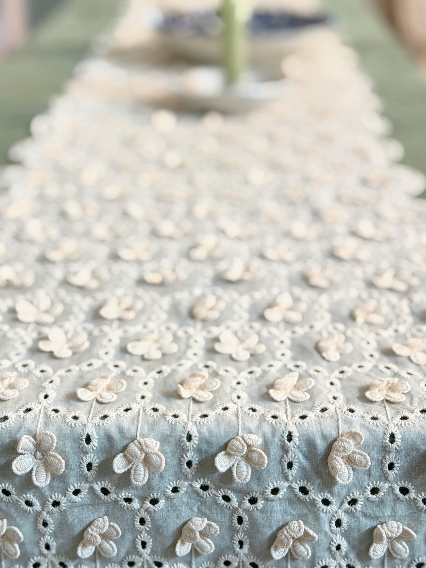 Daisy Table Runner