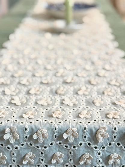 Daisy Table Runner