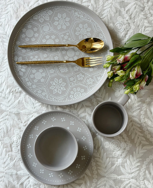 The Miraas Collection