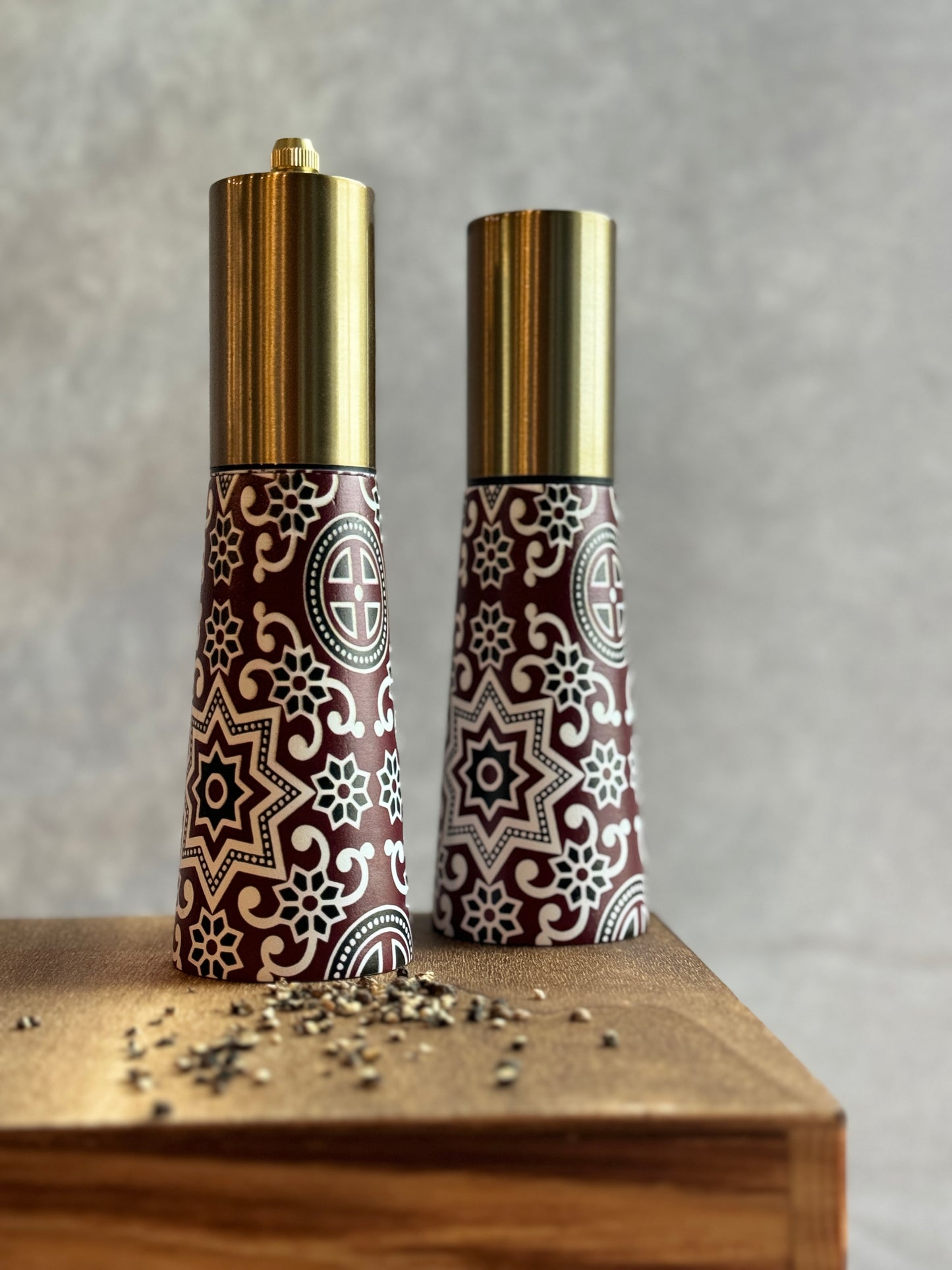 Salt & Pepper Grinder Set - Burgundy