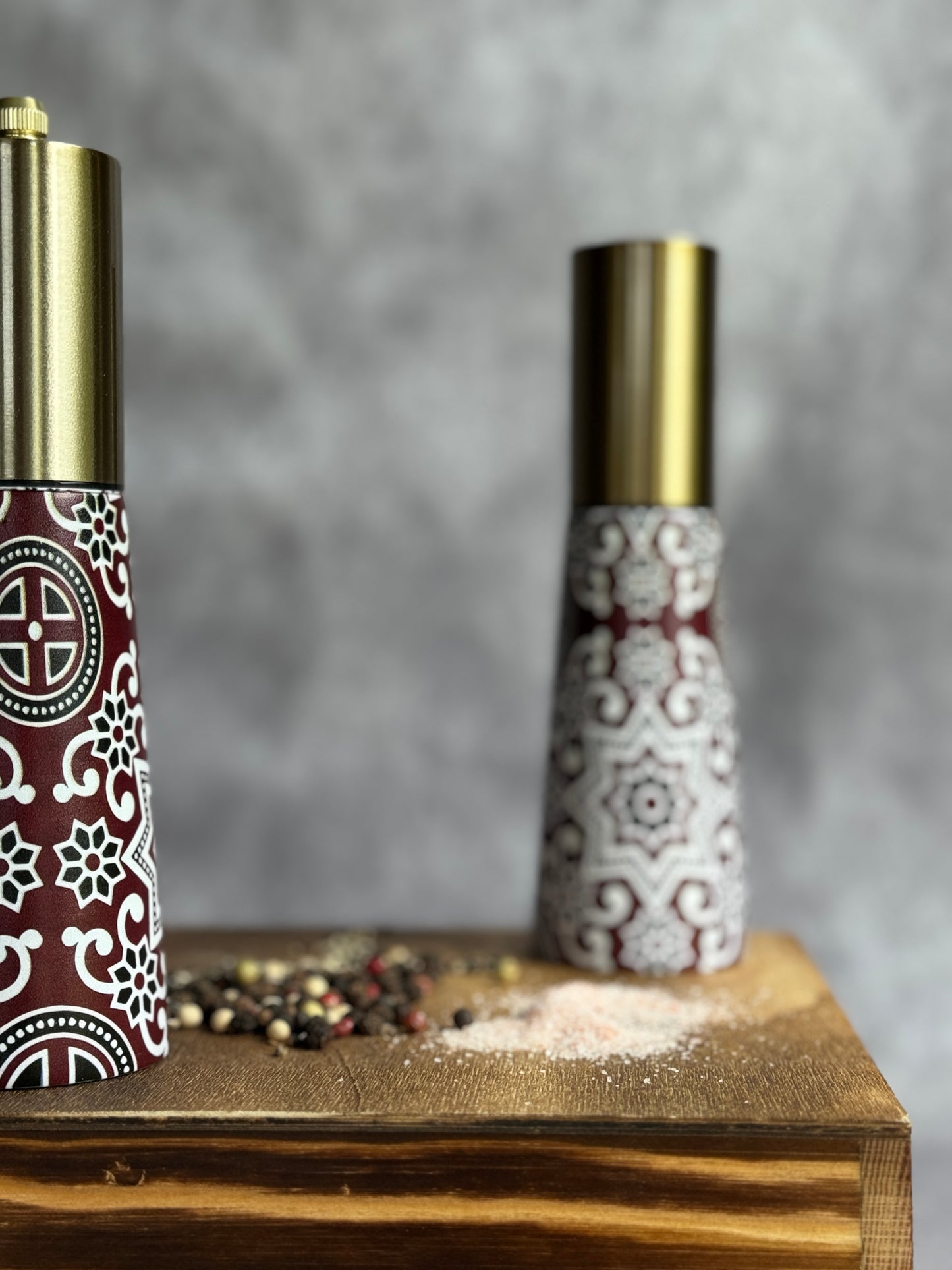 Salt & Pepper Grinder Set - Burgundy