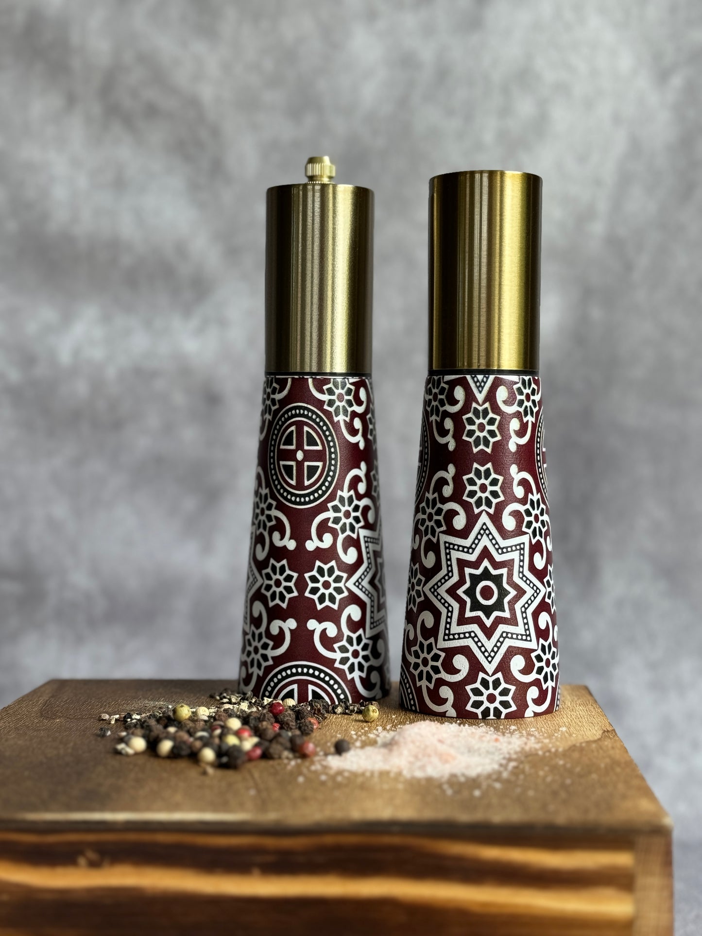 Salt & Pepper Grinder Set - Burgundy