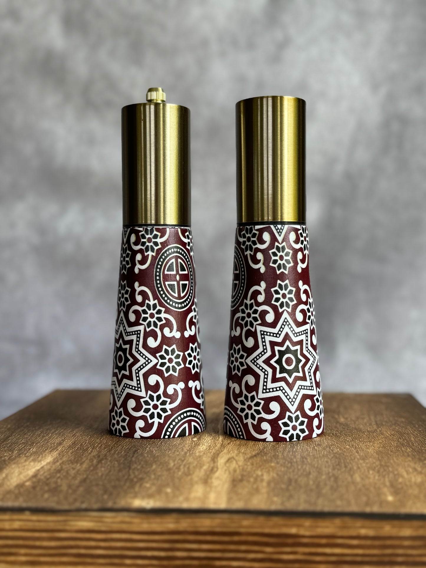 Salt & Pepper Grinder Set - Burgundy